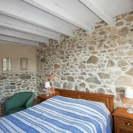 In France With Private Terrace, Cleaning Included Prázdninový dům Roussines